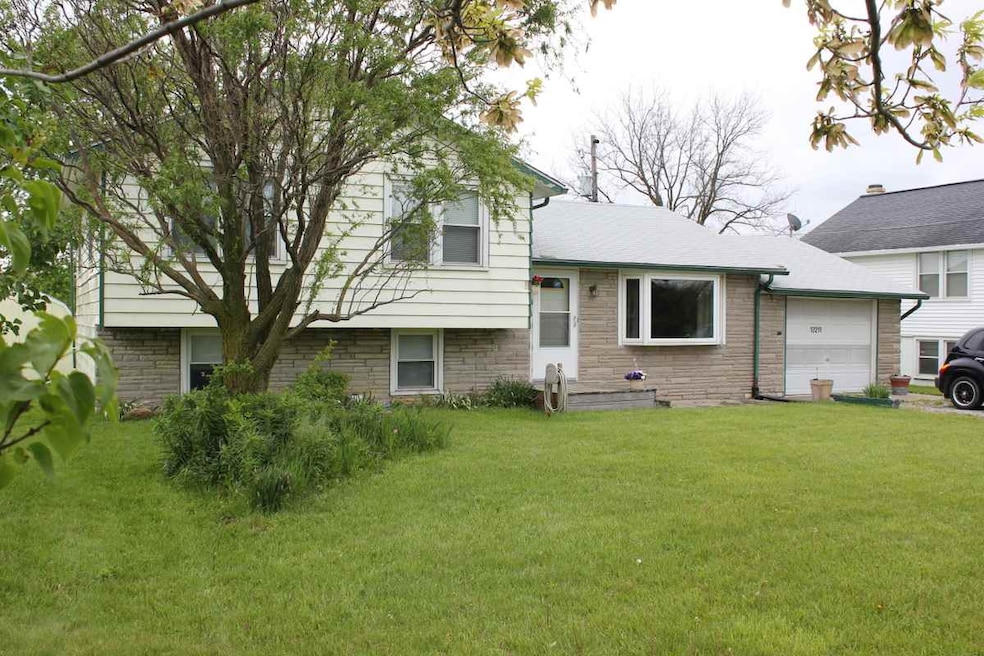 12211 Bluffton Rd, Fort Wayne, IN 46809 - photo 1