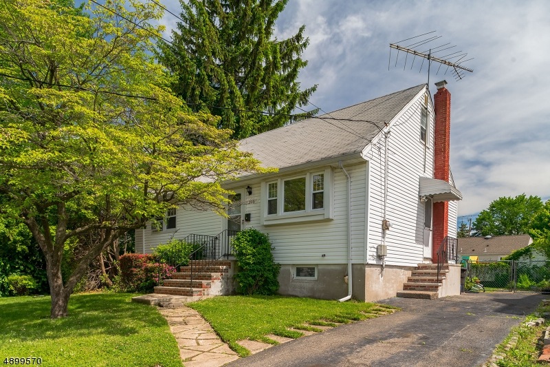 198 Richmond Ave unit 200, Paterson, NJ 07502 - photo 1