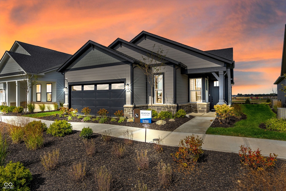 Photo of Similar Model