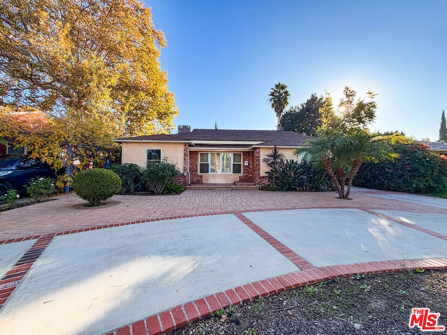 15424 Camarillo St, Sherman Oaks, CA 91403 - photo 1