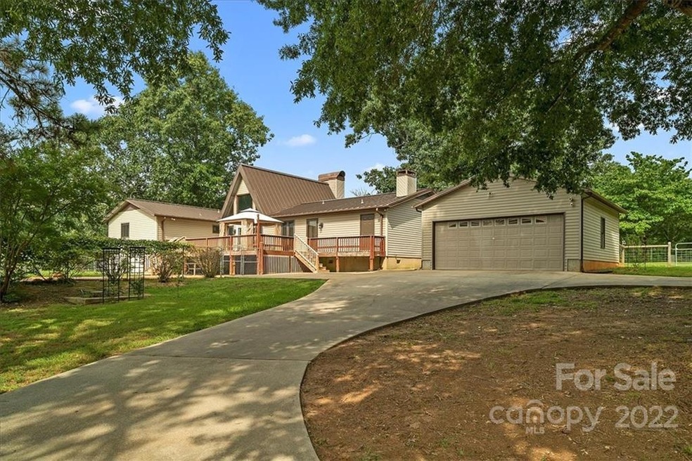 746 Rhyne Rd, Clover, SC 29710 - photo 1