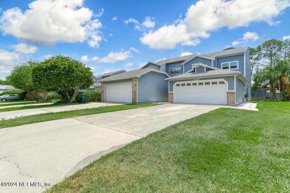 FRONT OF TOWNHOME