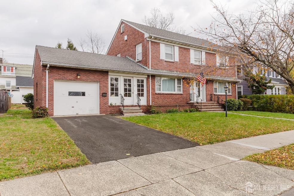 11 Edgeworth Place, New Brunswick, NJ 08901 - photo 1