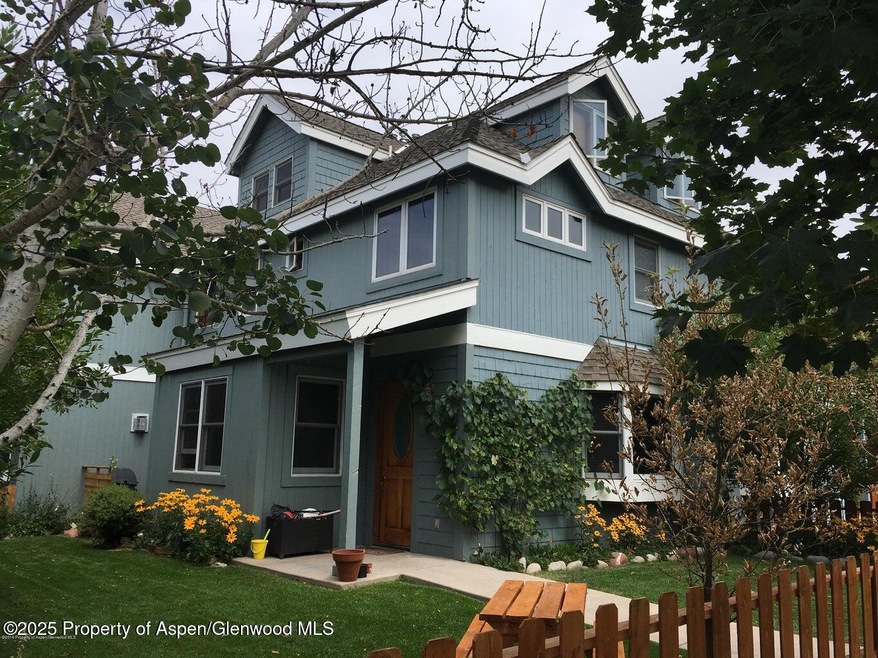 Sold $1,171,250 • Co-Listing Agent