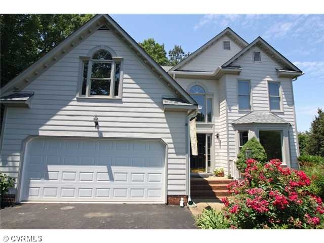 Exterior Front - Beautiful Transitional 4 Bedroom 
