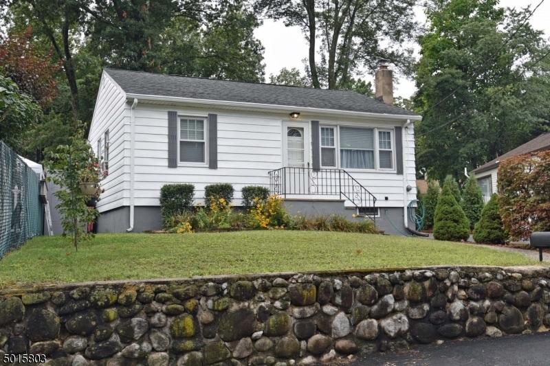 14 Edgewood Rd, Ringwood, NJ 07456 - photo 1