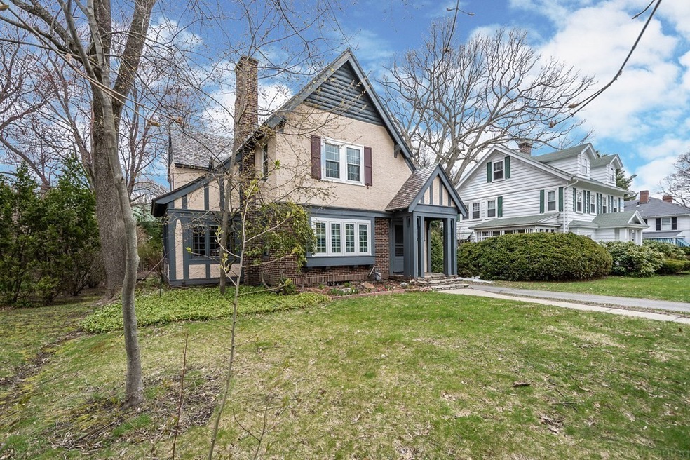 108 Beeching St, Worcester, MA 01602 - photo 1