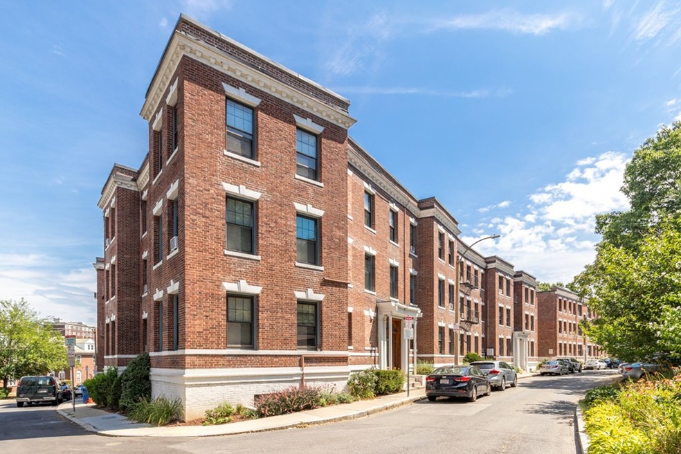 30 Kinross Rd unit 5, Brighton, MA 02135 - photo 1