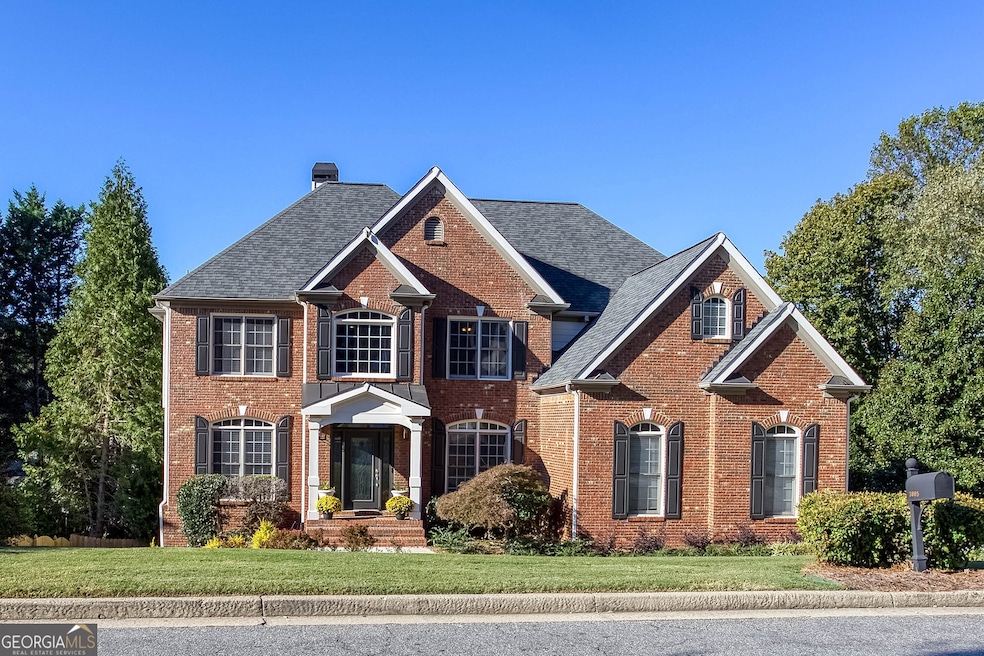 Front elevation of 3005 Woodbridge Ln