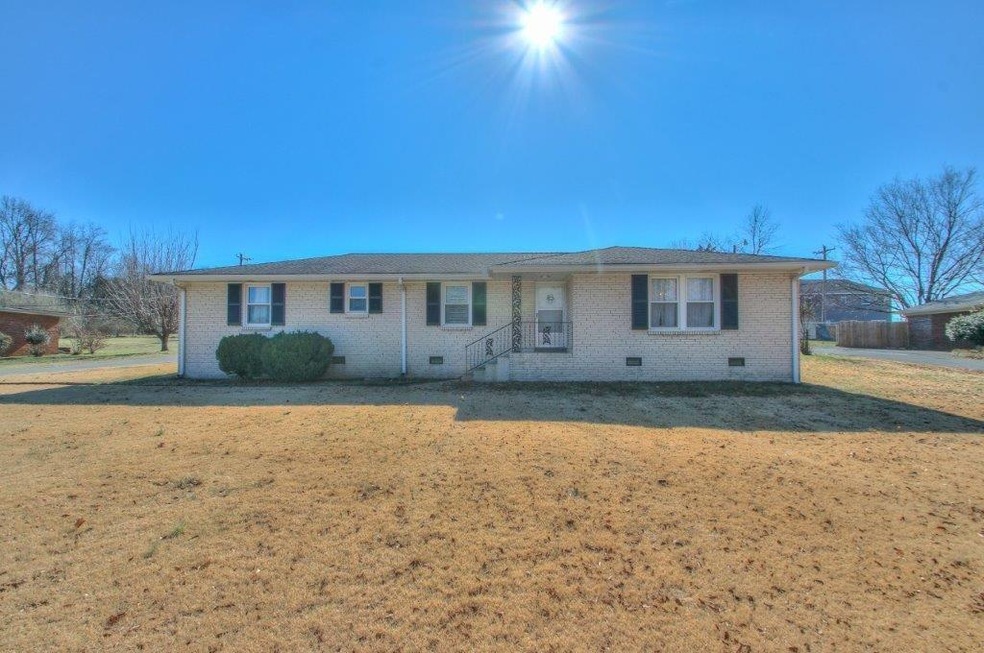 403 Cloverdale Rd, Shelbyville, TN 37160 - photo 1