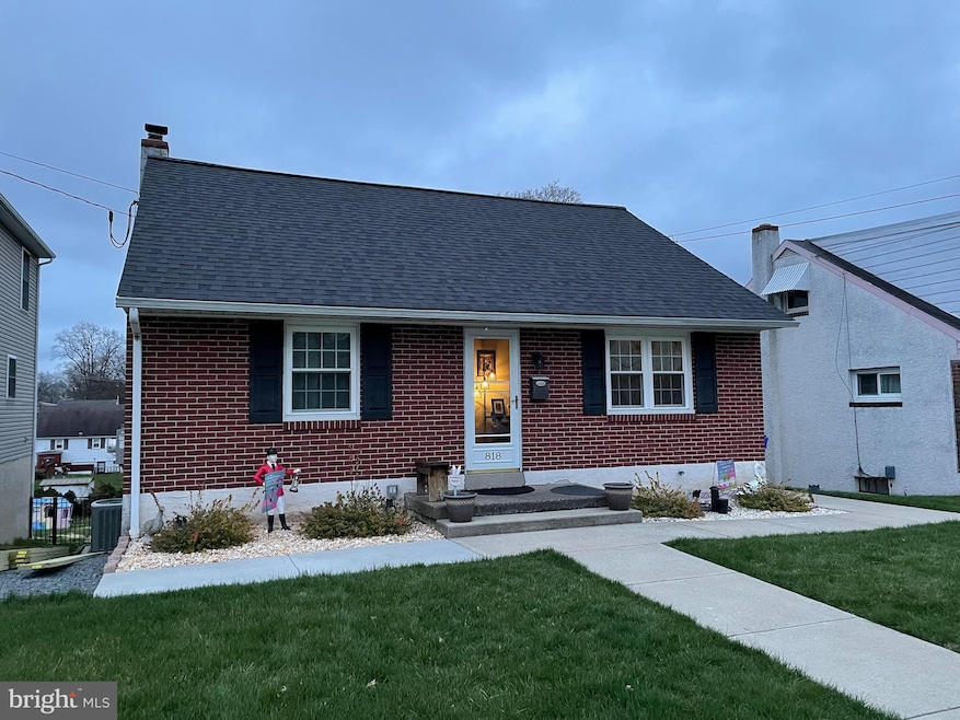 818 N Hanover St, Pottstown, PA 19464 - photo 1