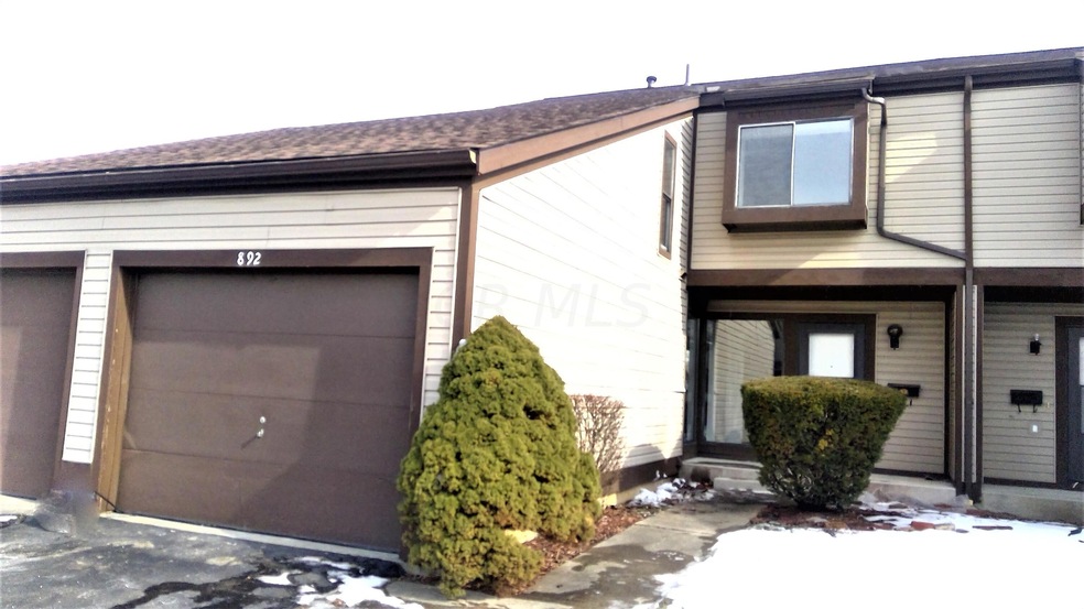 892 Westbury Ln S unit 2-B, Columbus, OH 43228 - photo 1