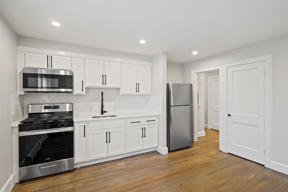 20 Bacon St unit 1, Waltham, MA 02451 - photo 1