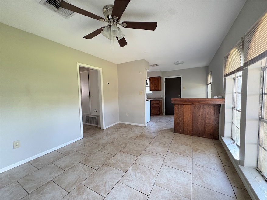 3021 Sycamore Ave unit 4, Bay City, TX 77414 - photo 1