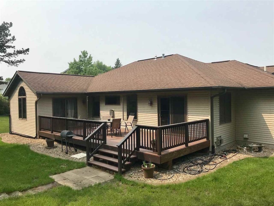 1821 Hughes Cir SW, Cedar Rapids, IA 52404 - photo 1