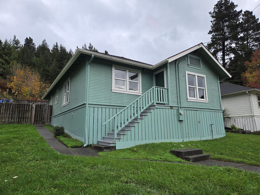 576 B St, Scotia, CA 95565 - photo 1