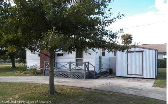 25 E Washingtonia St, Lake Placid, FL 33852 - photo 1