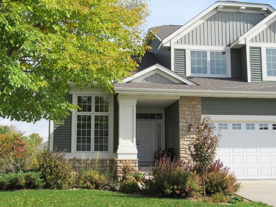 Welcoming front entryway!