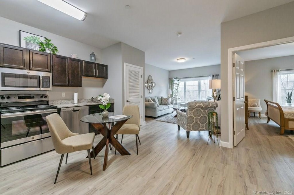 335 Ferry Blvd unit 313, Stratford, CT 06615 - photo 1