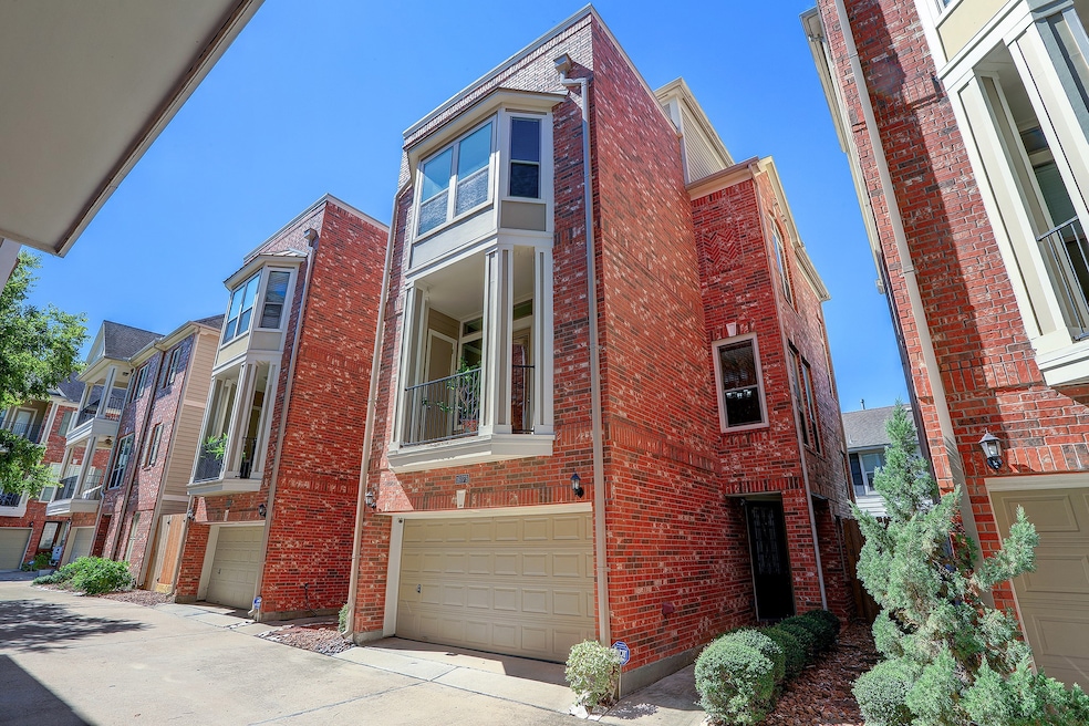 Free standing patio home with 2nd floor terrace +
