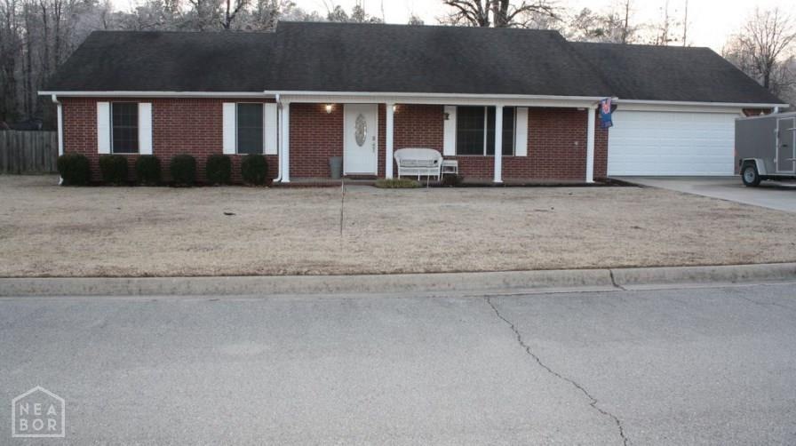 7402 Deerwood Dr, Paragould, AR 72450 - photo 1