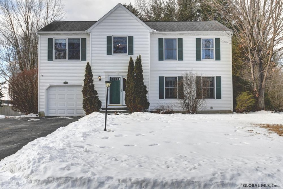 542 Victory Cir, Ballston Spa, NY 12020 - photo 1