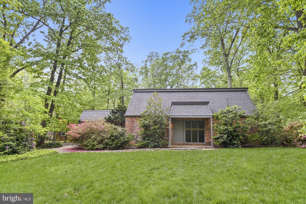 2410 Bugle Ln, Reston, VA 20191 - photo 1