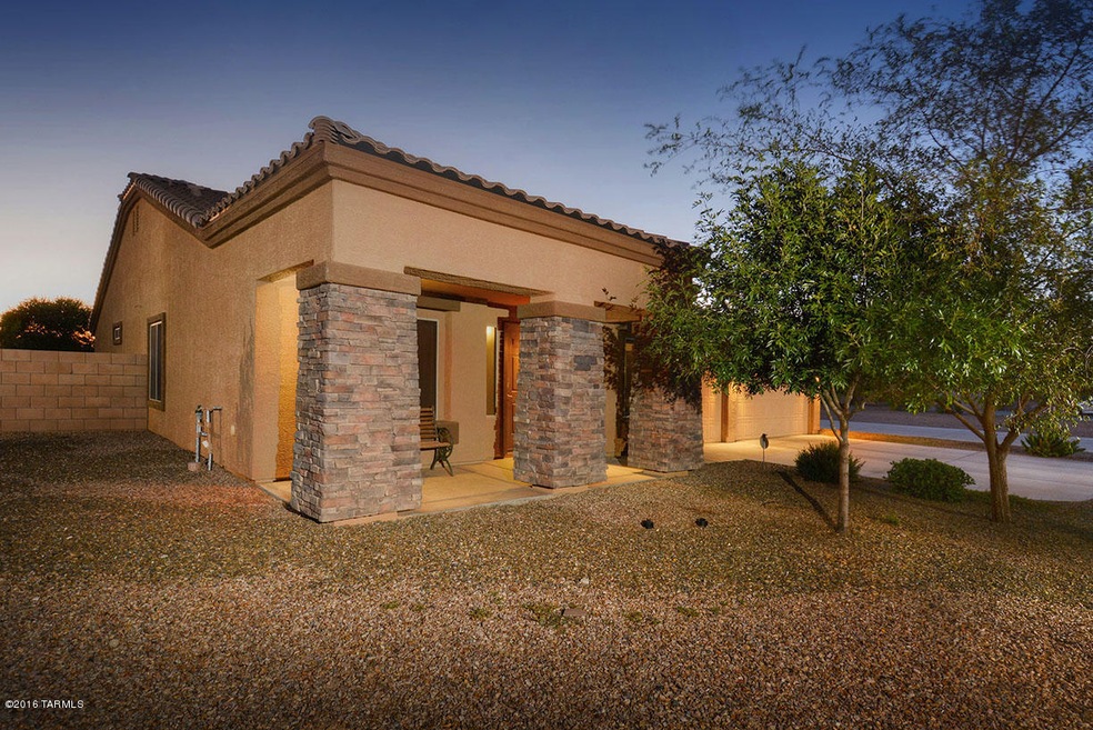 Tri Leaf front stacked stone pillars