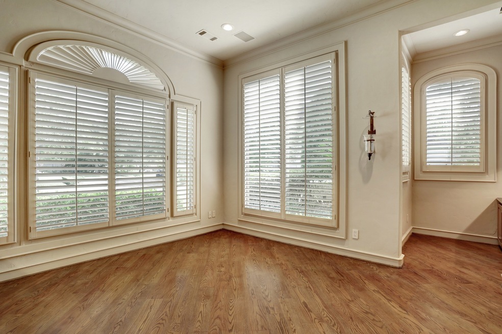 3 Lazy Wood Ln, Houston, TX 77024 - photo 1