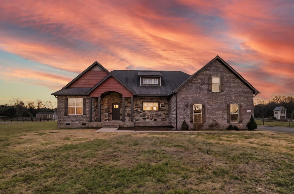 1347 Neil Rd, Chapel Hill, TN 37034 - photo 1