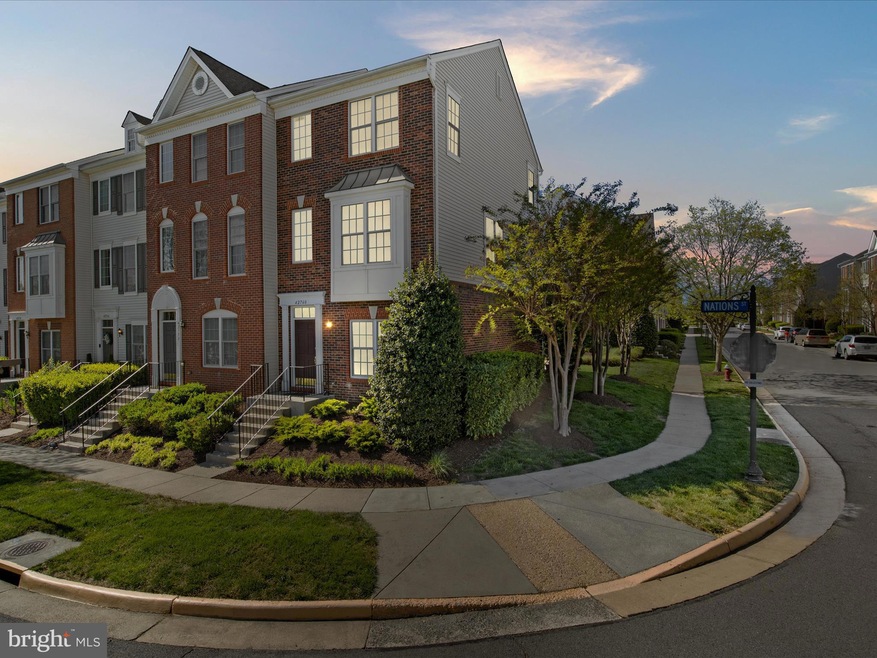 42760 Nations St, Chantilly, VA 20152 - photo 1