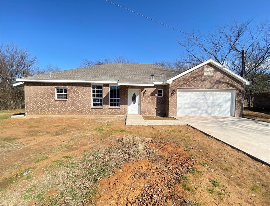 653 Dewey St, Cleburne, TX 76031 - photo 1