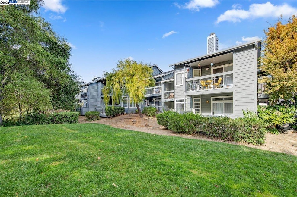 7875 Canyon Meadow Cir unit C, Pleasanton, CA 94588 - photo 1