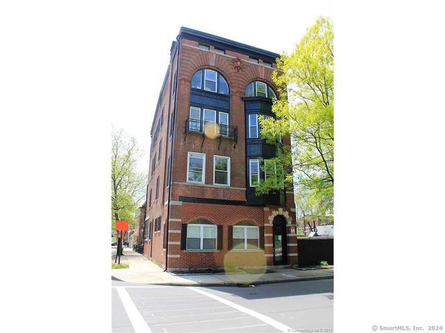 488 Chapel St unit 3, New Haven, CT 06511 - photo 1
