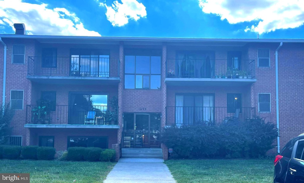 1633 Edgewood Place unit 201, Hagerstown, MD 21740 - photo 1