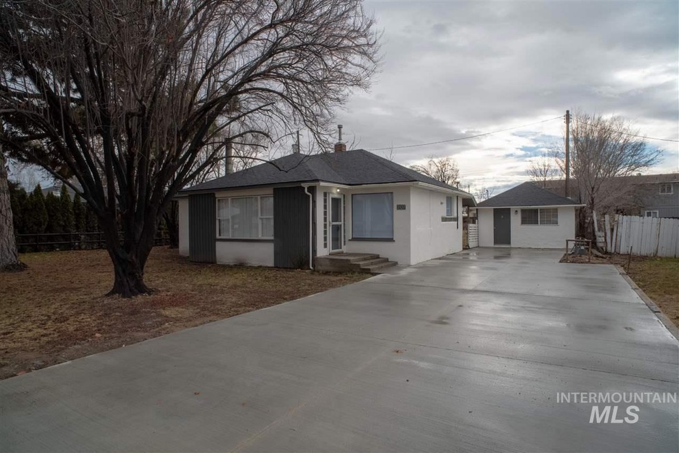 207 E Colorado Ave, Nampa, ID 83686 - photo 1