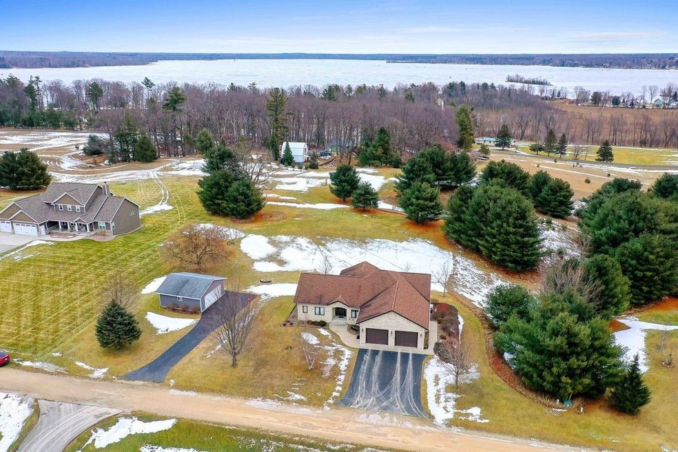 N8118 Serenity Dr, Crivitz, WI 54114 - photo 1