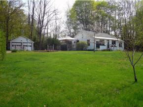 239 E Putney Falls Rd, Putney, VT 05346 - photo 1