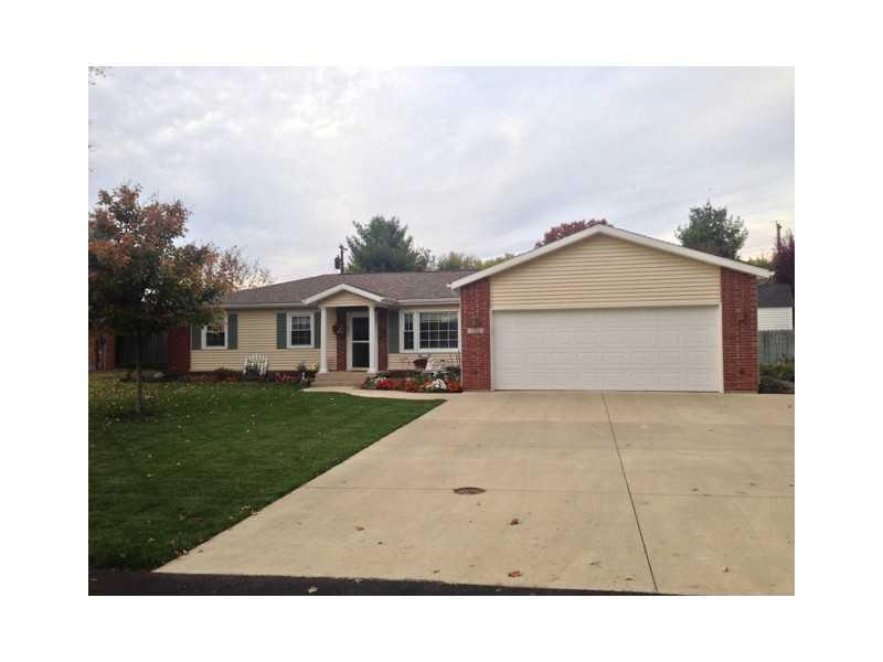 3350 Nottingham Dr, Columbus, IN 47203 - photo 1