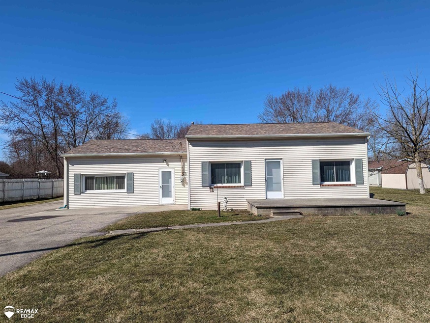 4353 N Genesee Rd, Flint, MI 48506 - photo 1