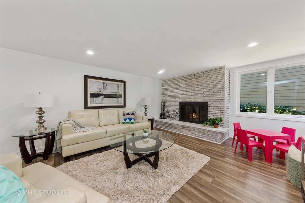 566 S Cedar Ave, Elmhurst, IL 60126 - photo 1