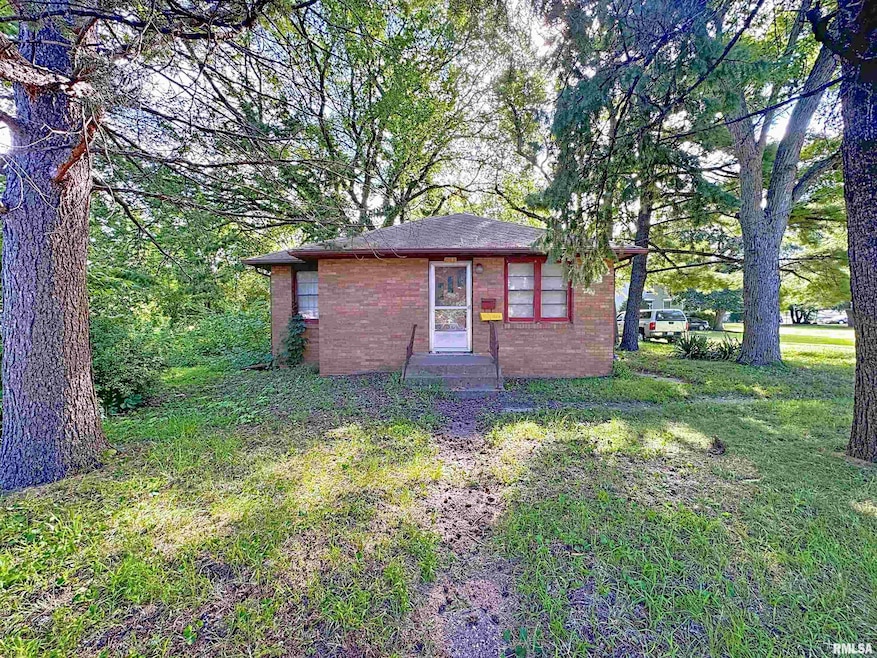 2749 9th St, Rock Island, IL 61201 - photo 1
