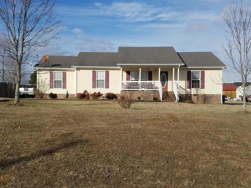 216 Warren Cir, Shelbyville, TN 37160 - photo 1