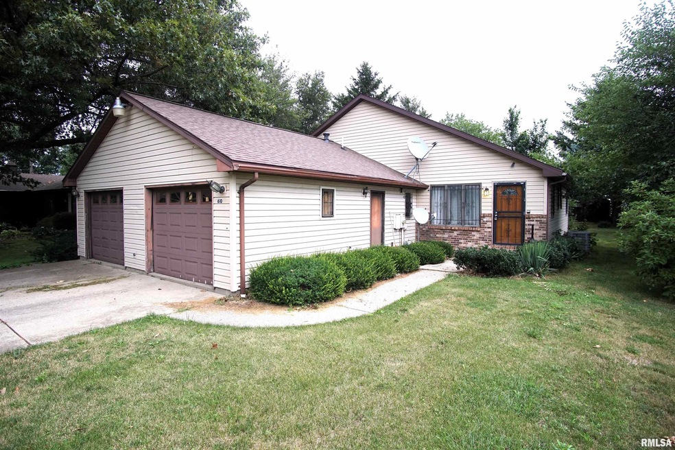 610 Home Ave, Lincoln, IL 62656 - photo 1