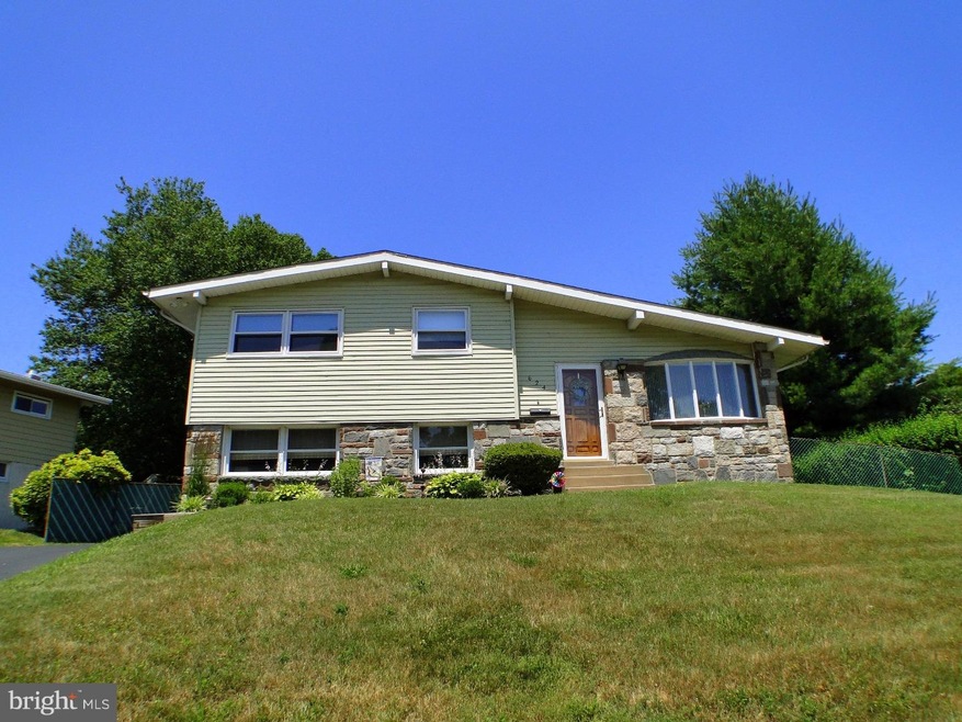 624 Warren Blvd, Broomall, PA 19008 - photo 1