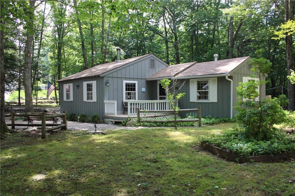 Welcome to this adorable cottage in...