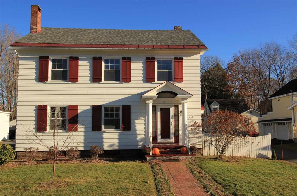 584 Summer St, Saint Johnsbury, VT 05819 - photo 1