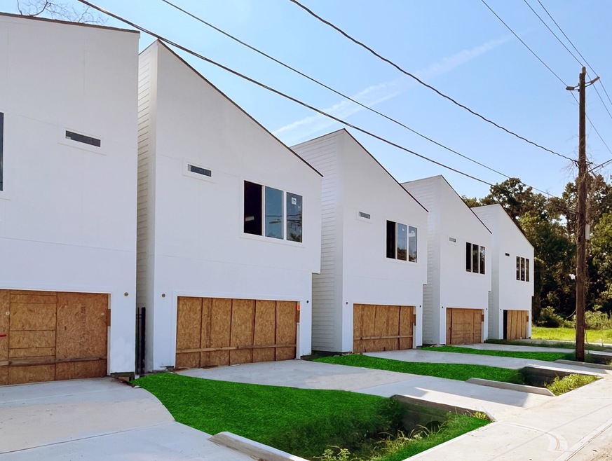 5814 Burt St, Houston, TX 77091 - photo 1