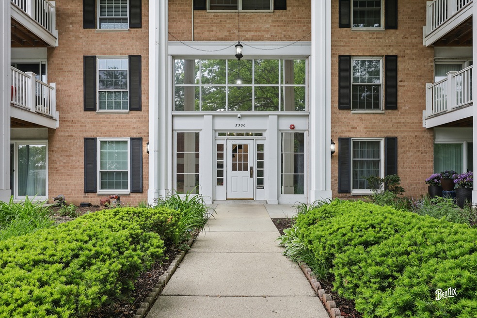 Three Fountains on the Lake unit 213, Rolling Meadows, IL 60008 - photo 1