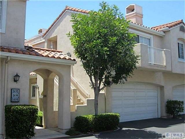 Attached Garage w/ direct access